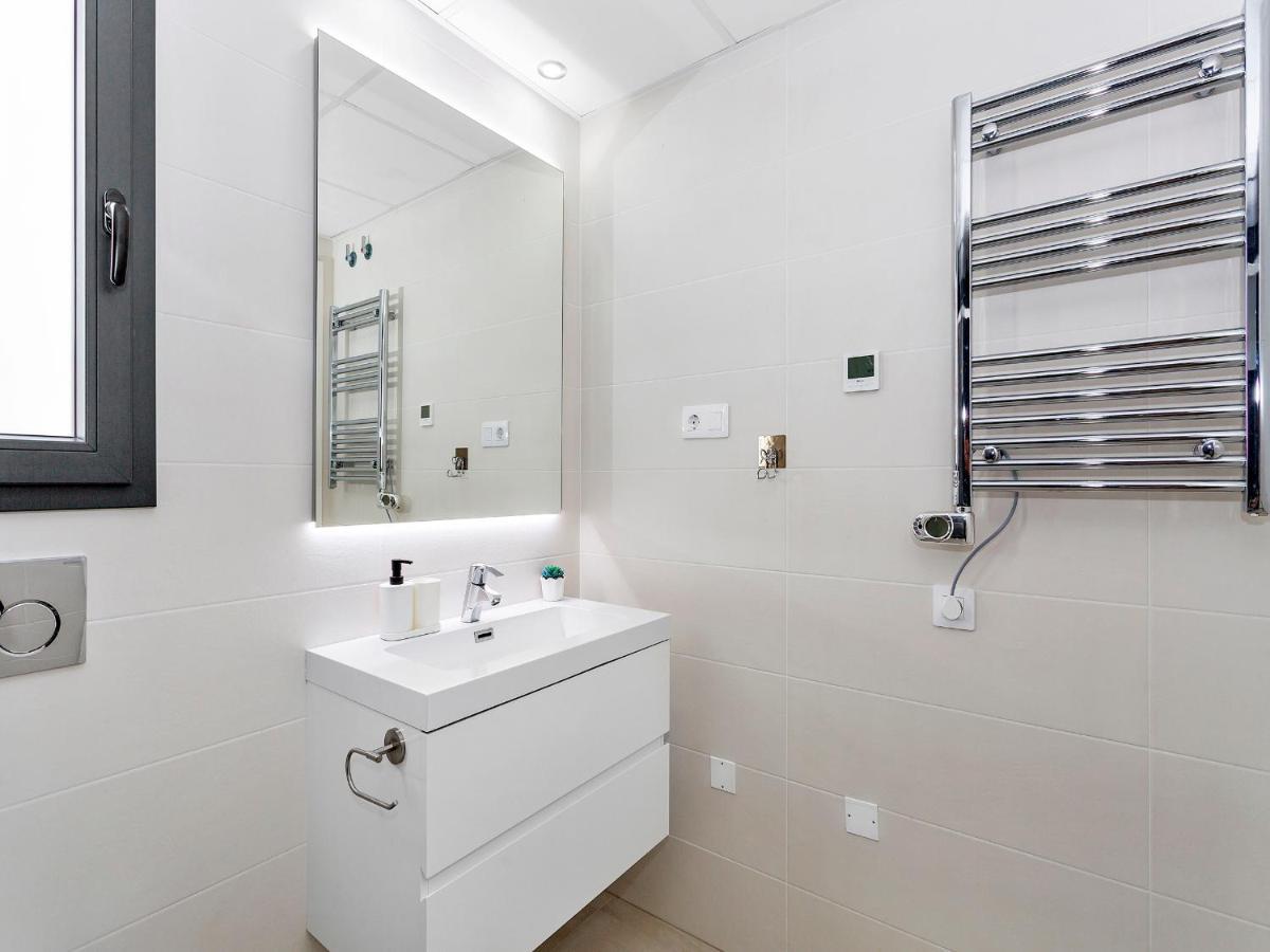 Lovely First Floor Apartment, Heating Pool ! Alicante Kültér fotó